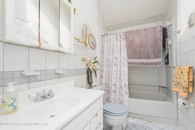 No C-of-O, Sold As Is! Welcome to this well-kept 3-story home! - photo 11