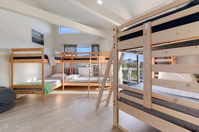 Welcome to laid-back coastal living in Riverview area in - photo 16