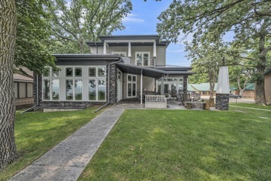 Experience the pinnacle of lakeside luxury at 2620 Manhattan - photo 2