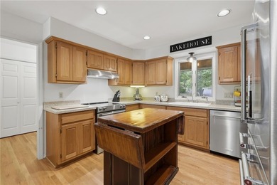 Discover an exceptional single-family residence in the quiet and - photo 21