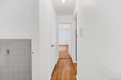 Woodlawn Heights! Welcome to this oversized co-op. A commuters