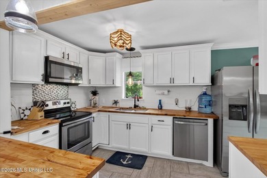 uTucked away on three beautifully landscaped lots, this - photo 7