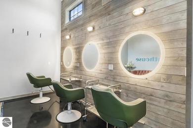 A rare opportunity to acquire a prime multi-use property - photo 19
