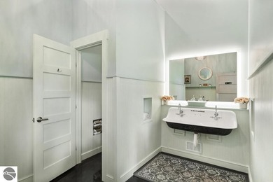 A rare opportunity to acquire a prime multi-use property - photo 21