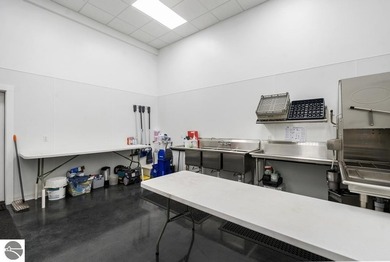 A rare opportunity to acquire a prime multi-use property - photo 23