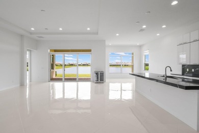 Better than new! 4 BR 4.5 BA with den, bonus room and 3 CG. This - photo 7