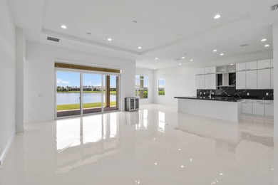 Better than new! 4 BR 4.5 BA with den, bonus room and 3 CG. This - photo 8