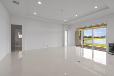 Better than new! 4 BR 4.5 BA with den, bonus room and 3 CG. This - photo 9