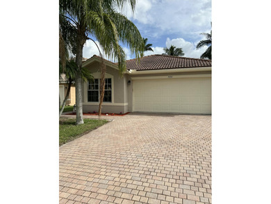 (private lake, pond, coastal) Home For Sale in Greenacres Florida