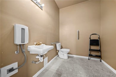 Prime investment opportunity with an established storage - photo 14