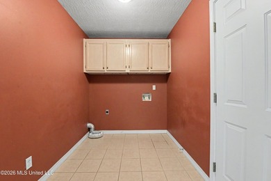 Great opportunity to own a 3 bedroom, 2 bathroom home in the - photo 18