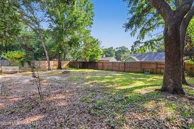 Great opportunity to own a 3 bedroom, 2 bathroom home in the - photo 19