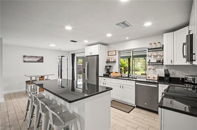 Caloosahatchee River Home For Sale in Fort Myers Florida