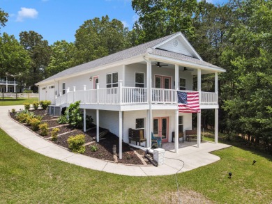 Smith Lake (Bear Branch) Escape to your perfect lake retreat on - Lake Home For Sale in Arley, Alabama