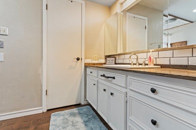 LOOKING FOR SPACE! WELL HERE'S UNIQUE 6 BED/5 BATH HOME. 4