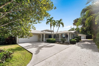 COASTAL LIVING !! Key West-inspired home nestled on prestigious - photo 3