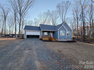 Lake Tillery Home For Sale in Norwood North Carolina