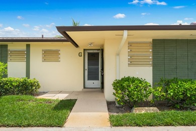 Very quiet, cozy unit directly across from laundry facilities - photo 1