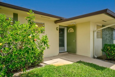 Very quiet, cozy unit directly across from laundry facilities - photo 2