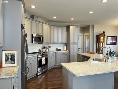 Nestled in the desirable Reserve at Heceta Lake community, this - photo 15