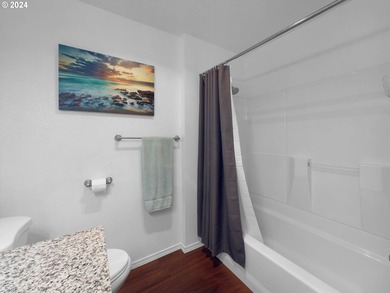 Charming Updated Townhouse in Desirable Harris Heights - Steps - photo 16