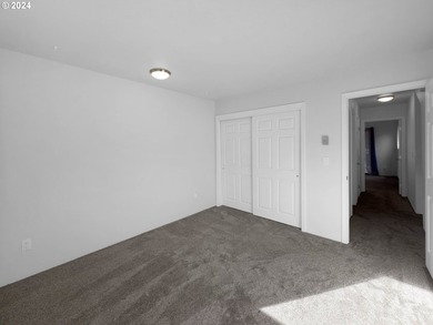 Charming Updated Townhouse in Desirable Harris Heights - Steps - photo 18