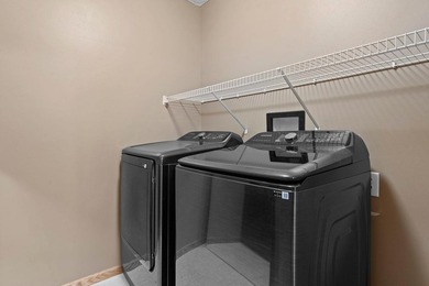 Discover the perfect blend of style and convenience in this - photo 31