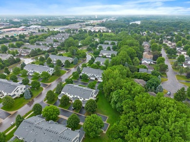 Discover the perfect blend of style and convenience in this - photo 37