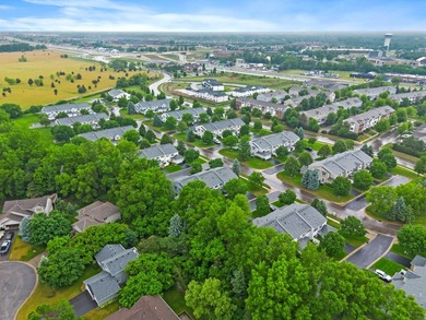 Discover the perfect blend of style and convenience in this - photo 38