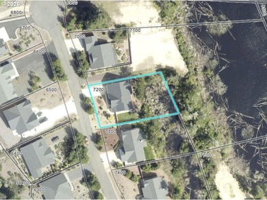 Nestled in the desirable Reserve at Heceta Lake community, this - photo 48