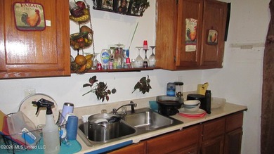 Affordable investment opportunity with a tenant in place paying - photo 4