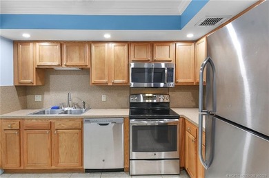 Ground floor beauty! Welcome to the vibrant and active community - photo 6
