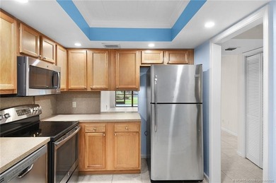Ground floor beauty! Welcome to the vibrant and active community - photo 7