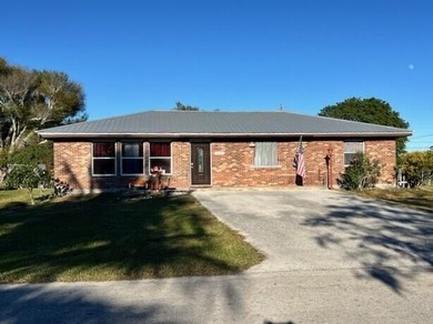 Lake Okeechobee Home For Sale in Canal Point Florida