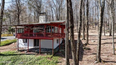 Lake Home For Sale in Greentown, Pennsylvania