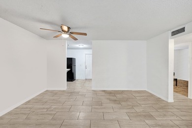 Exceptional opportunity to own a versatile residence in the - photo 7