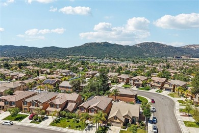 Welcome to this exceptional residence, showcasing beautiful curb - photo 31