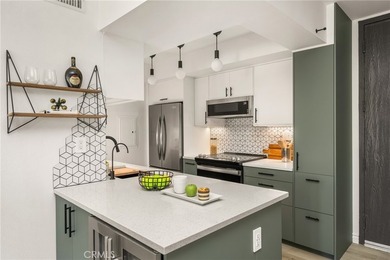 Welcome to Crescent Heights, where contemporary luxury and - photo 4