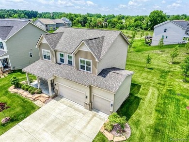 Welcome to this beautifully maintained 2022 custom built modern - photo 3