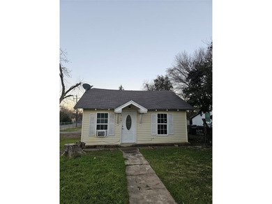 Lake Waco Home For Sale in Waco Texas