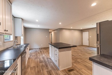 Charming New Home in Lake Awana - Flexible Living on a Private - photo 16