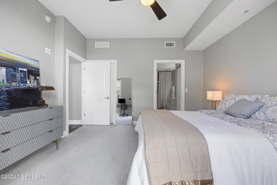 Nestled along Jacksonville's riverfront skyline, this premier - photo 16