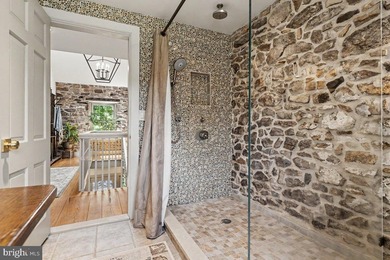 Tucked away at the end of a winding country lane, Stonehouse - photo 22