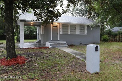 This adorable single family home is located in the sought after - photo 1