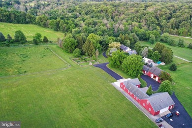 Tucked away at the end of a winding country lane, Stonehouse - photo 48