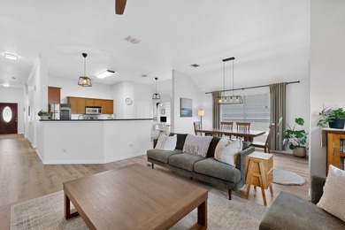 Beautiful 4-bedroom, single-story home on a quiet street in the - photo 4