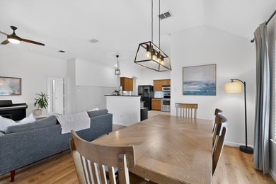 Beautiful 4-bedroom, single-story home on a quiet street in the - photo 6