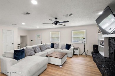 Country Living Meets Modern Comfort on 4.8 Acres! Welcome to 592 - photo 5