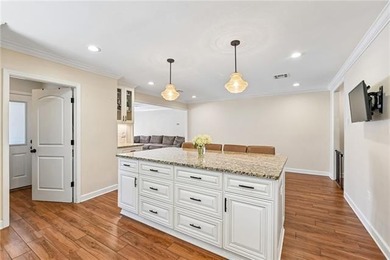 Classic Metairie manor nestled in the highly sought-after Maned - photo 11