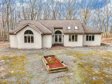Lake Home For Sale in Hawley, Pennsylvania